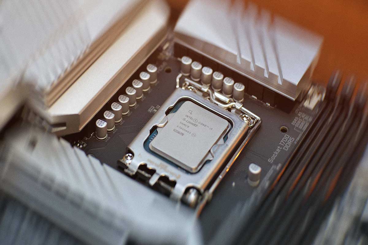 CPU